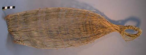 Fibre basket - used to keep the "rest's" (leftovers?) of the meal on the shelf o