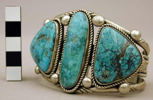 Cuff bracelet, 3 silver strands with 3 large turq. stones w/rope edges