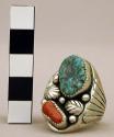 Ring, silver, 1 turquoise nugget, 1 coral stone, silver fan-shaped side pieces