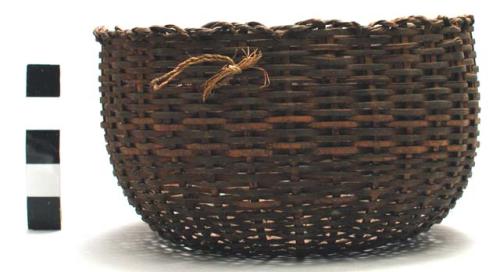 Ordinary household wicker baskets