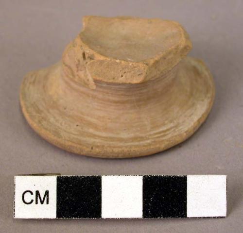 Pottery foot fragment - yellow minyan