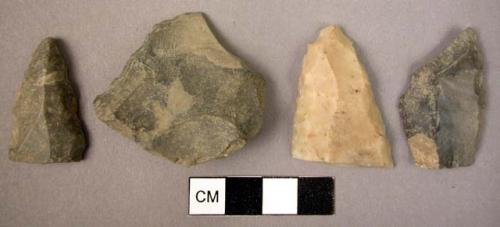 4 broken flint points