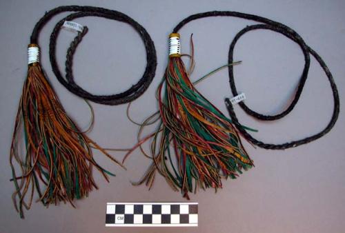 Pair of cords with tassels