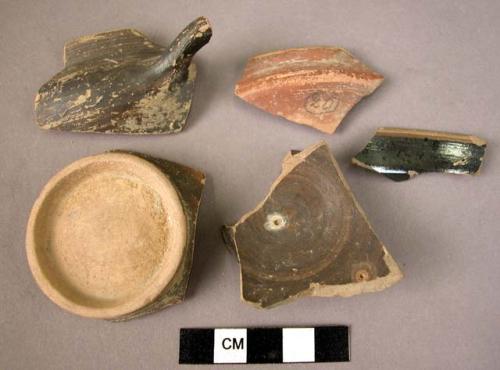 9 potsherds - Ionian cups (Black glaze)