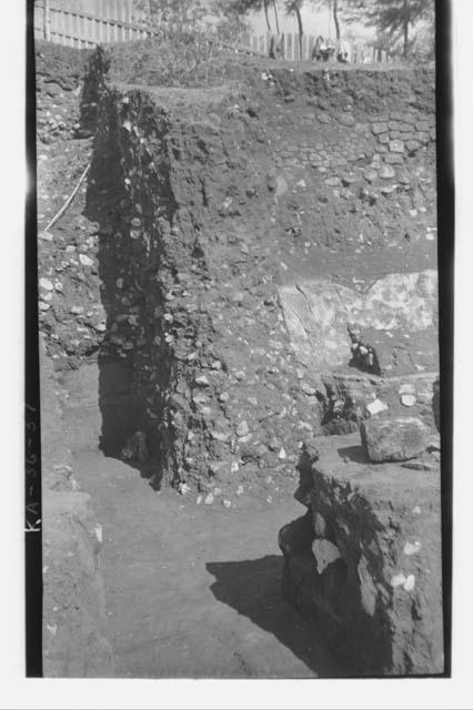 Mound I - tufas in ancient cut thru 7 over tomb II.