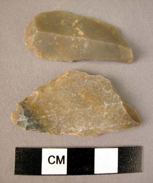 2 flint burin/ end scrapers: burin type B1; one end scraper (Bi) ogival