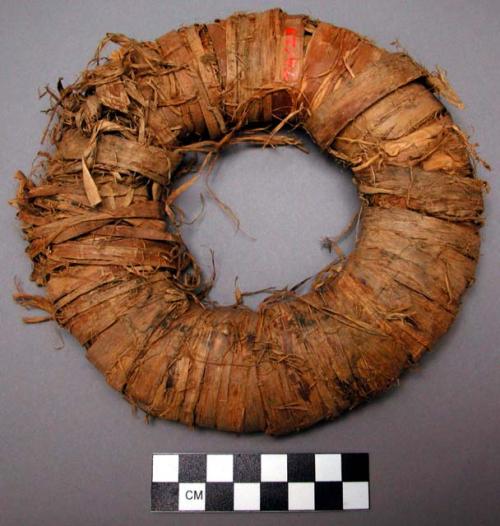 Head pad of willow bark