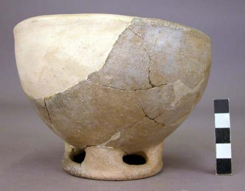 Small leg-ring base pottery bowl