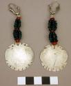 Pair of earrings with dove pair motif
