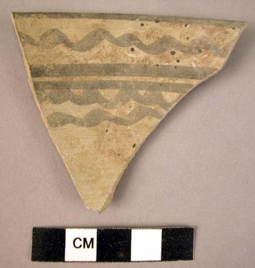 Rim potsherd - gray painted (A3a)