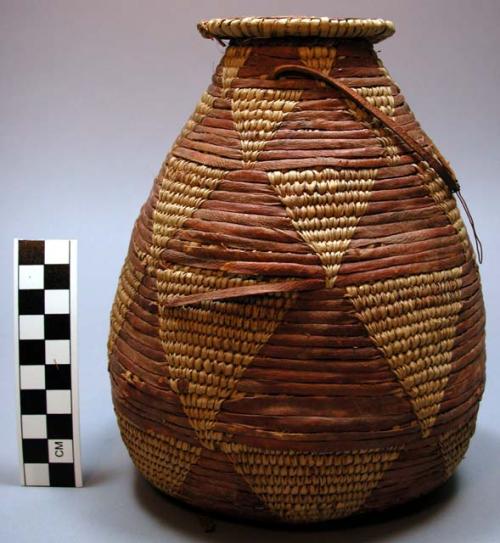 Basket, grass and leather