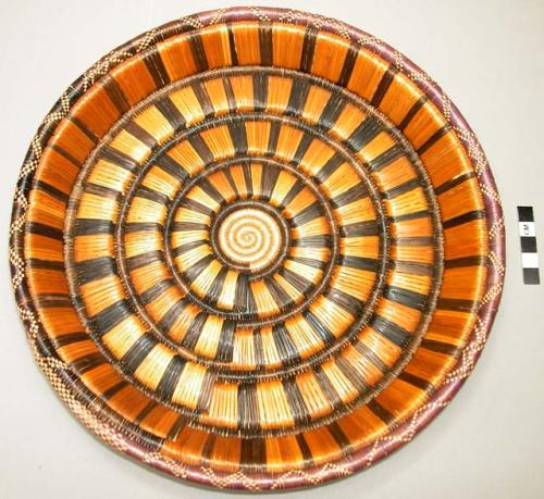 Shallow basket, 11" diameter