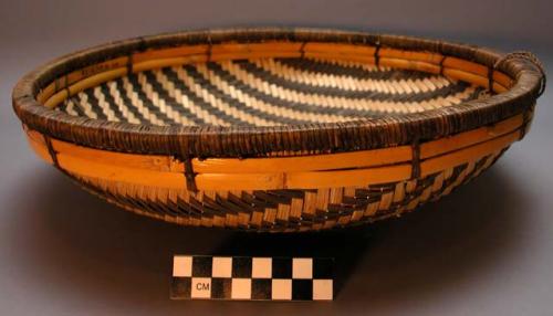 Shallow basket. Koma