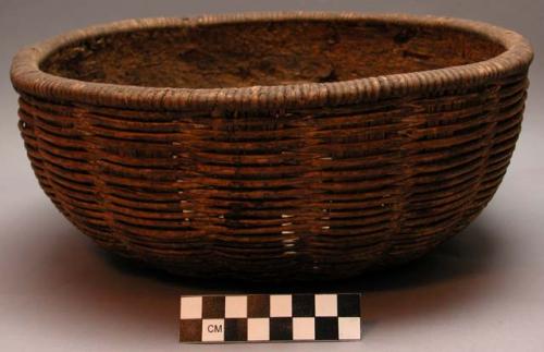 Small "plastered" basket. Katundi