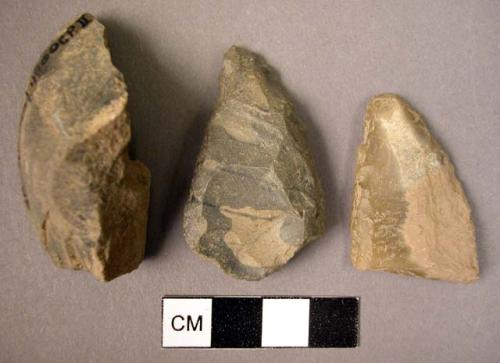 3 typical triangular flint points