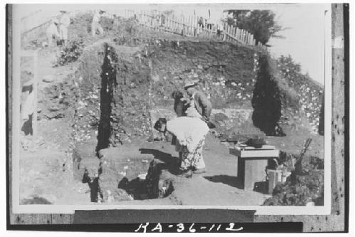 Men excavating east side, Mound I - Str. 7