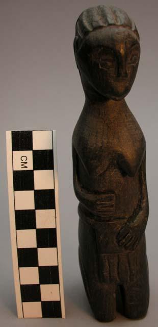 Kneeling female figure of ebony – Objects – eMuseum