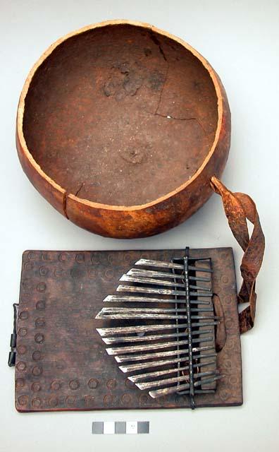 Musical instrument (ocisangi) with gourd