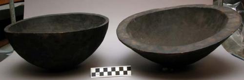 Wooden food bowls, as used today by the Hoggar