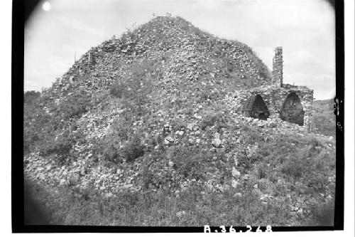 Vieja, and Pyramid, from N.