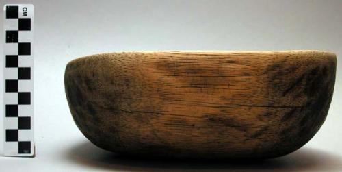 Cradle-shaped wooden bowl (9") ("imbehe")