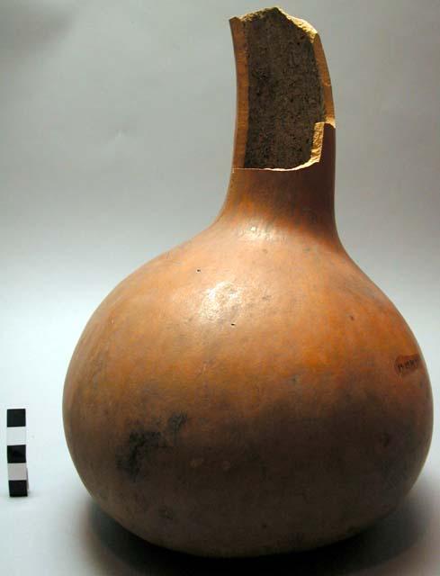 Large gourd with broken neck ("igichuma")