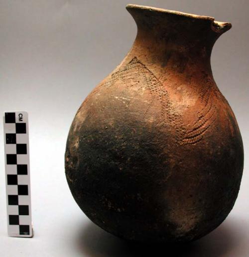 Clay jar - crude incised decoration ("njemeko")