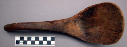 Wooden ladle, tigwa-em-quon