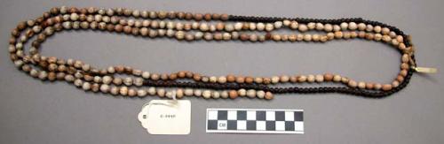 Woman's necklace of coix and chancala seeds