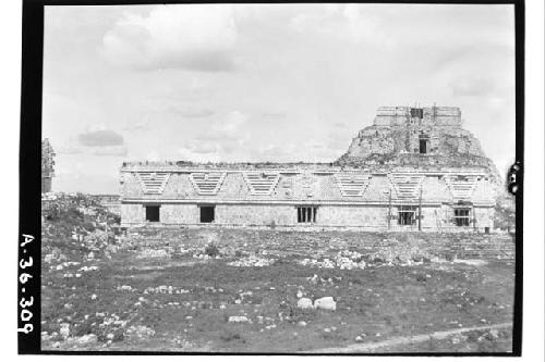 Monjas E. Range, W facade