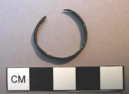 Ring, ear