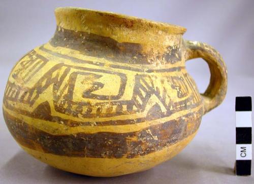 San Bernardo black on yellow pottery mug