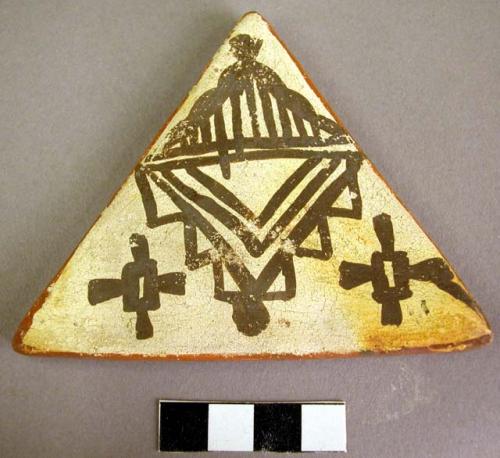 Tile, polacca polychrome style d. linear design. 10.2 x 9.2 cm.; "Nak-tci and girdle device"