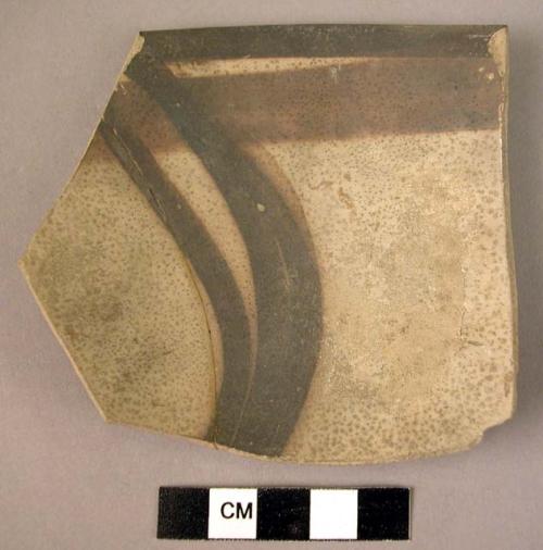 Rim potsherd - gray painted, brown on gray (A5c)