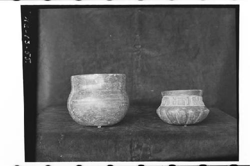 Two vessels from late Acropolis burial 1-42