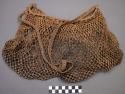 Netted carrying bag made of bromelia fibre