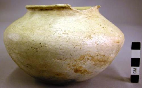 Plain pottery small jar