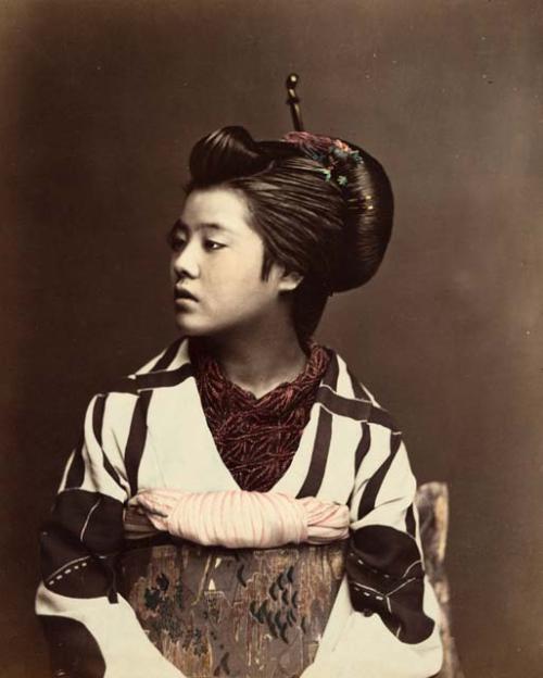 Young Japanese woman in traditional dress