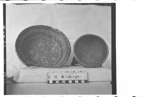 Two Tripodal Dichrome Bowls