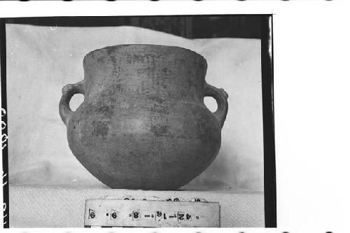 Dichrome jar.