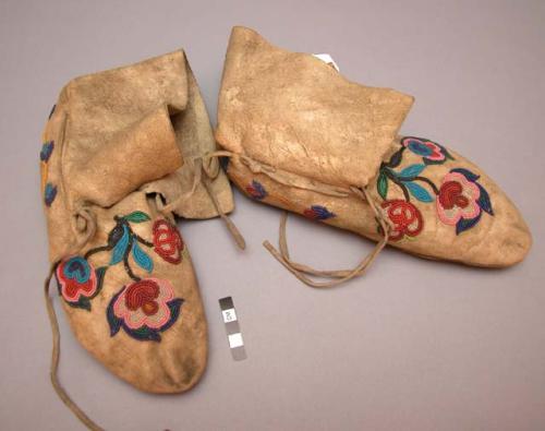 Pair of Ponca moccasins.