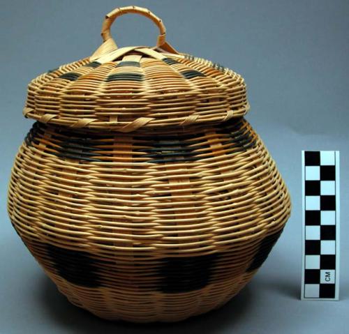 Plaited sewing basket (A) with lid (B)