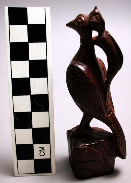 Carved wooden bottle stopper - bird-shaped (modern)