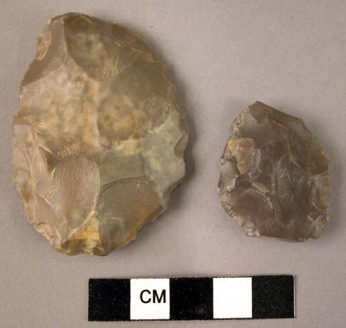 2 flint bifacially flaked foliate points