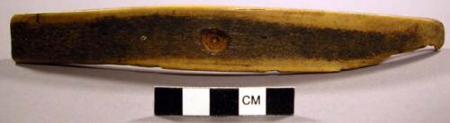 Antler knife handle with indentation at midpoint