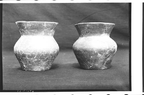 Mound B,Tomb V. 2 brownware vases Cat#B50 (left) and B40