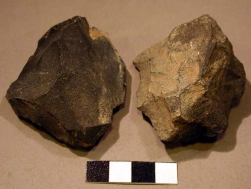 Stone fragments (hammerstones)