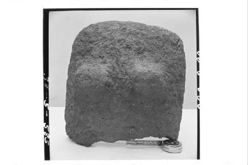 Same as 38-5-583 (back of metate)