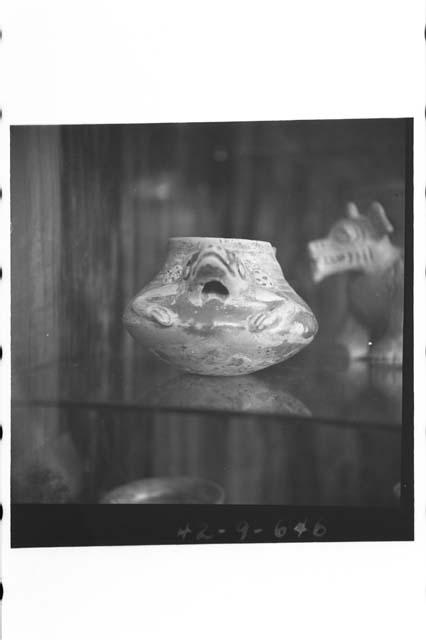 Toepke Collection - toad effigy plumbate