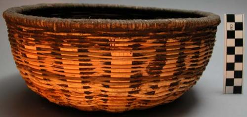 Small "plastered" basket. Katundi